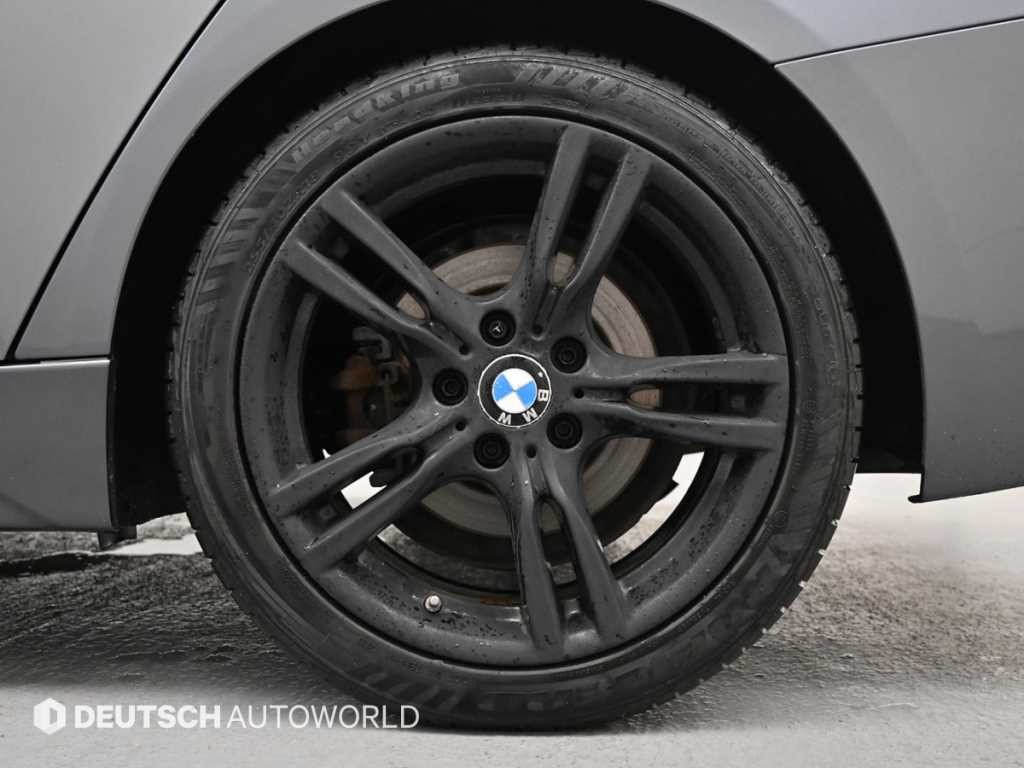 BMW 3시리즈 3시리즈 (F30) 330i M 스포츠 쉐도우 이미지 5