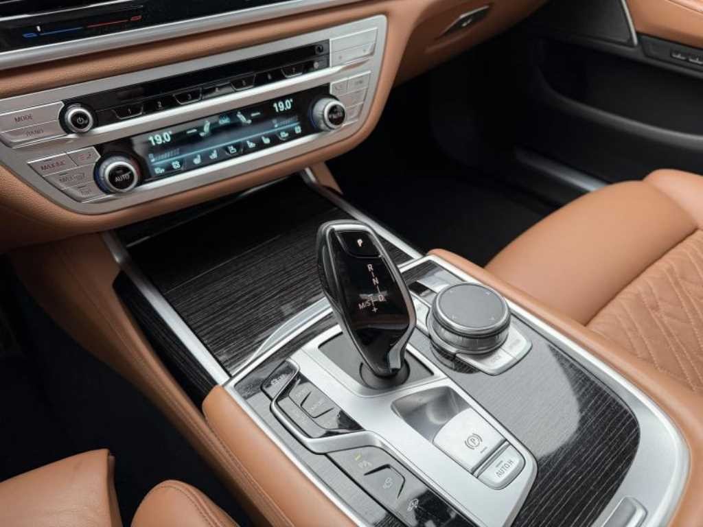 BMW 7시리즈 7시리즈 (G11) 740Li xDrive M SPORT 스포츠 이미지 6