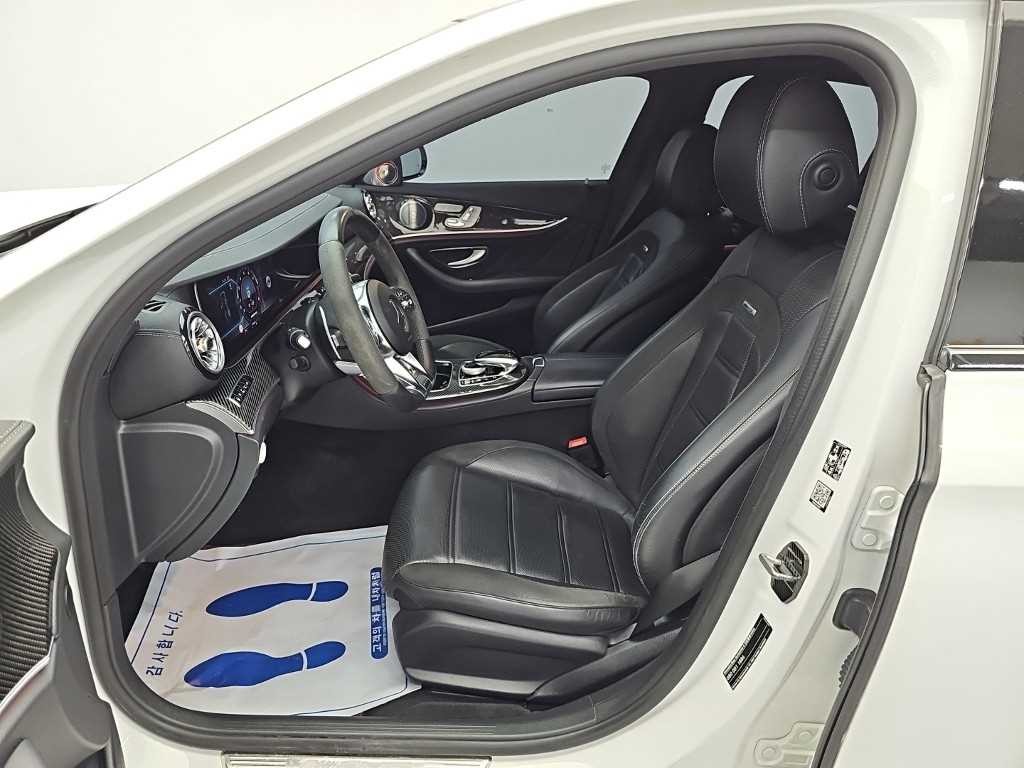 벤츠 E 클래스 E-클래스 W213 E63 AMG 4MATIC+ 이미지 11