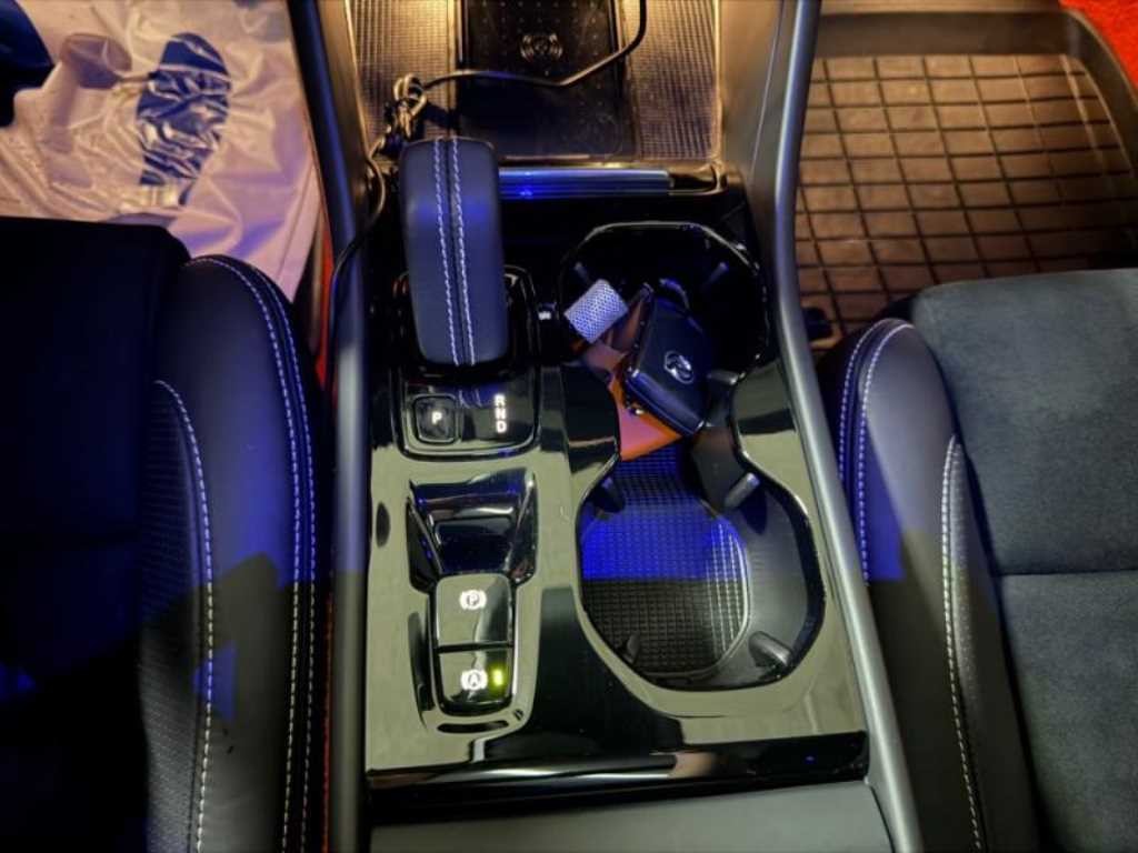 볼보 XC40 B4 AWD R-디자인 이미지 12