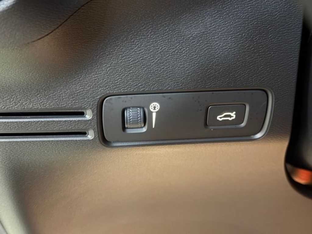 볼보 XC40 B4 AWD R-디자인 이미지 13