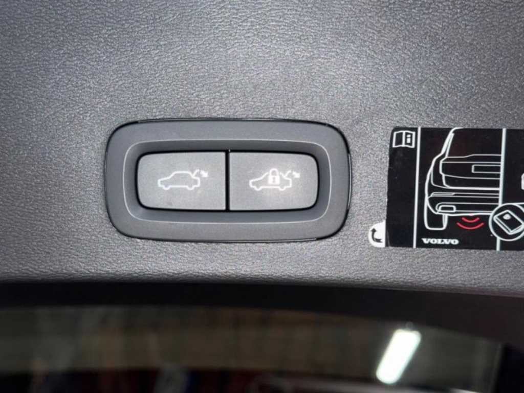 볼보 XC40 B4 AWD R-디자인 이미지 18