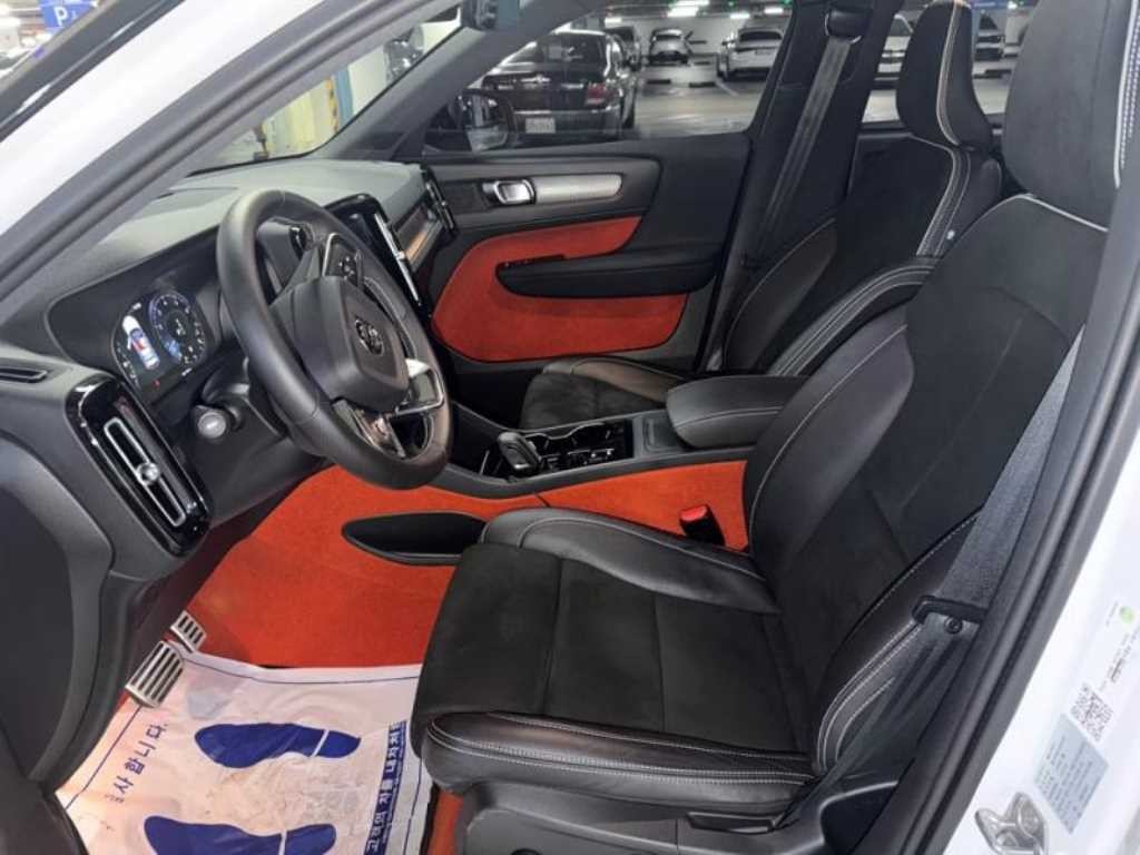 볼보 XC40 B4 AWD R-디자인 이미지 6