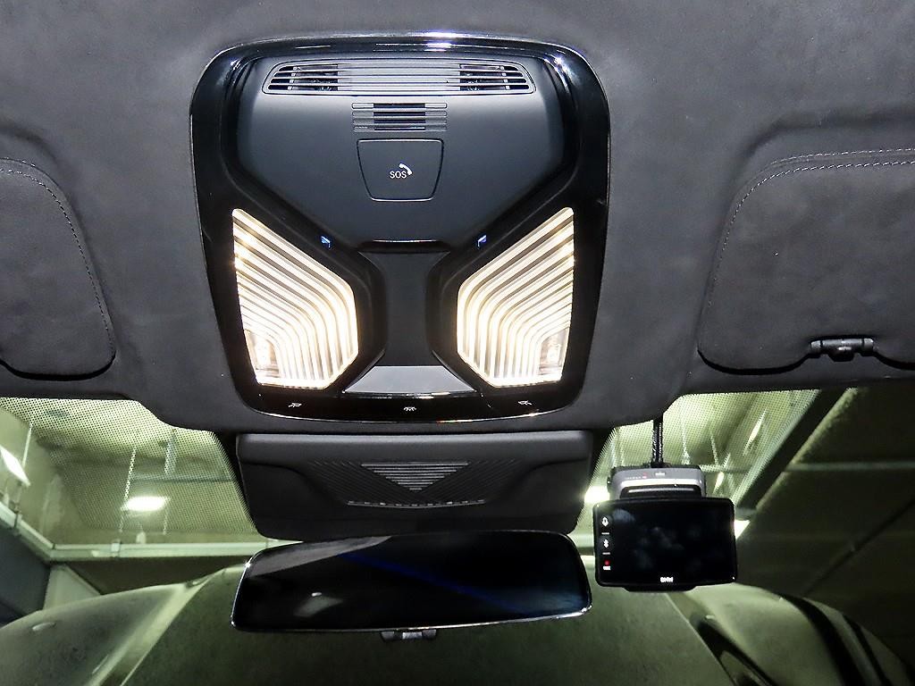 BMW XM XM (G09) 4.4 V8 PHEV 하이글로스 쉐도우 라인 이미지 13