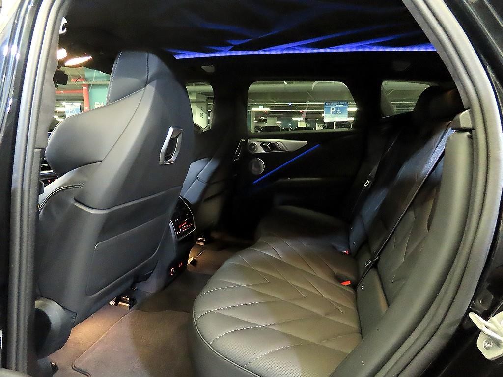BMW XM XM (G09) 4.4 V8 PHEV 하이글로스 쉐도우 라인 이미지 7