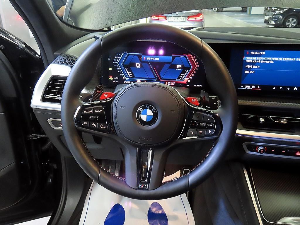 BMW XM XM (G09) 4.4 V8 PHEV 하이글로스 쉐도우 라인 이미지 8