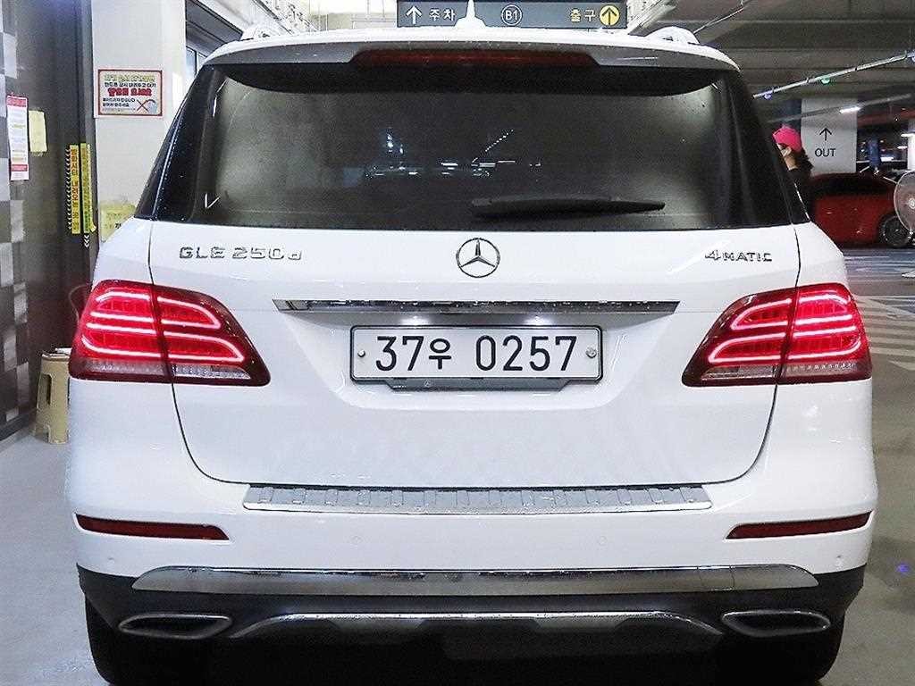 벤츠 GLE 클래스 GLE 클래스 W166 GLE 250 d 4MATIC 이미지 5