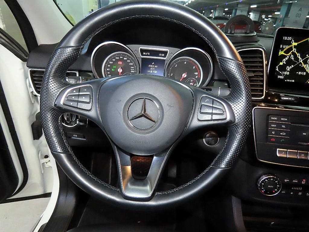 벤츠 GLE 클래스 GLE 클래스 W166 GLE 250 d 4MATIC 이미지 8