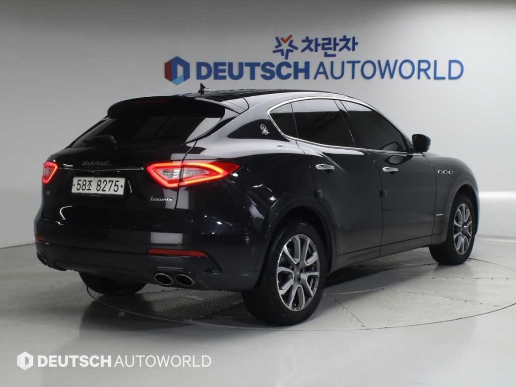 마세라티 르반떼 3.0 AWD 이미지 2