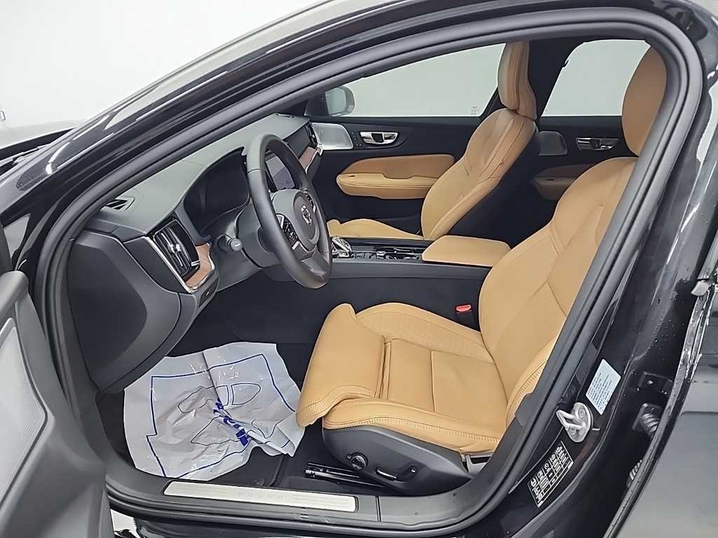 볼보 V60 V60 크로스 컨트리 2세대 2.0 B5 얼티메이트 AWD 이미지 11