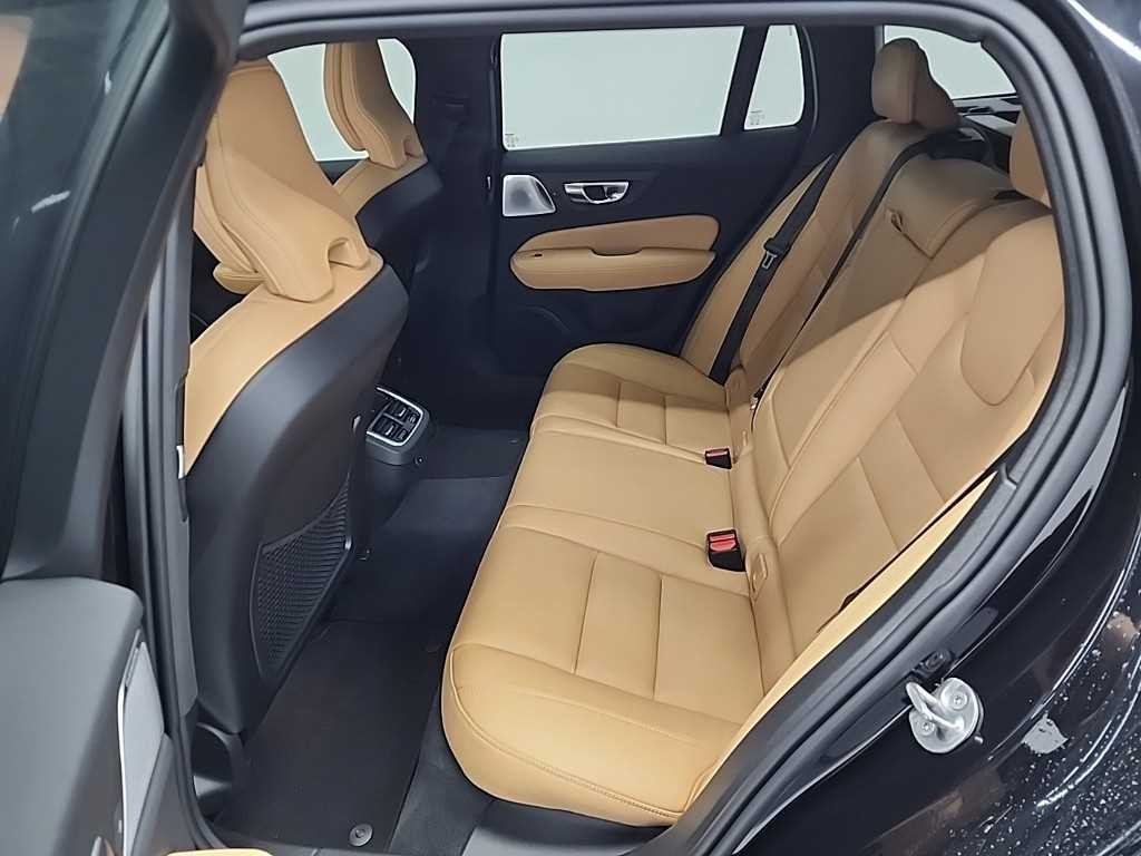 볼보 V60 V60 크로스 컨트리 2세대 2.0 B5 얼티메이트 AWD 이미지 12