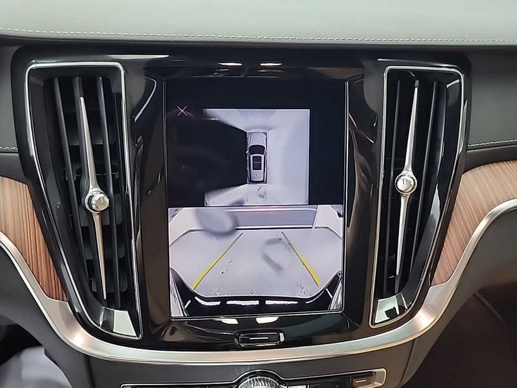 볼보 V60 V60 크로스 컨트리 2세대 2.0 B5 얼티메이트 AWD 이미지 16