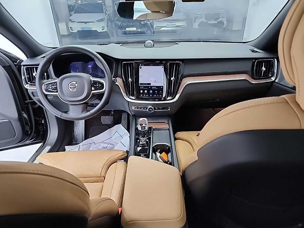 볼보 V60 V60 크로스 컨트리 2세대 2.0 B5 얼티메이트 AWD 이미지 7