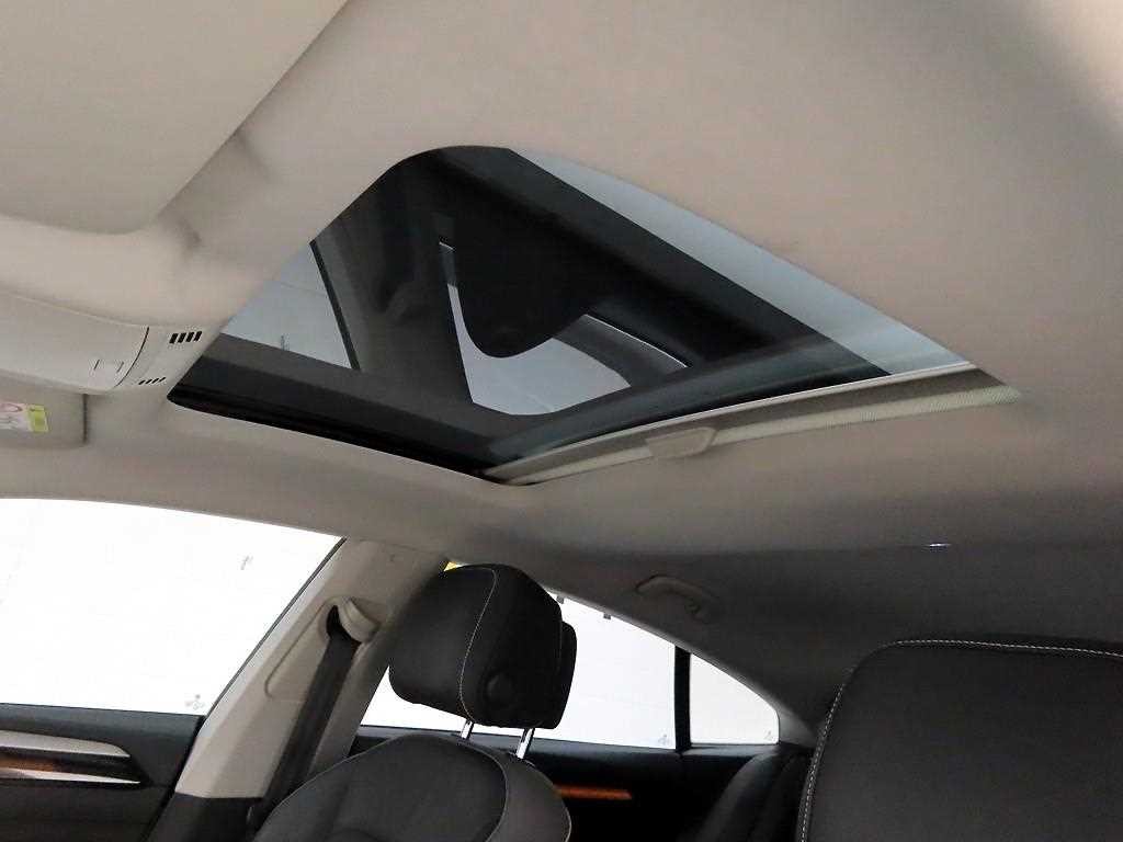 폭스바겐 아테온 2.0 TDI 프레스티지 이미지 16