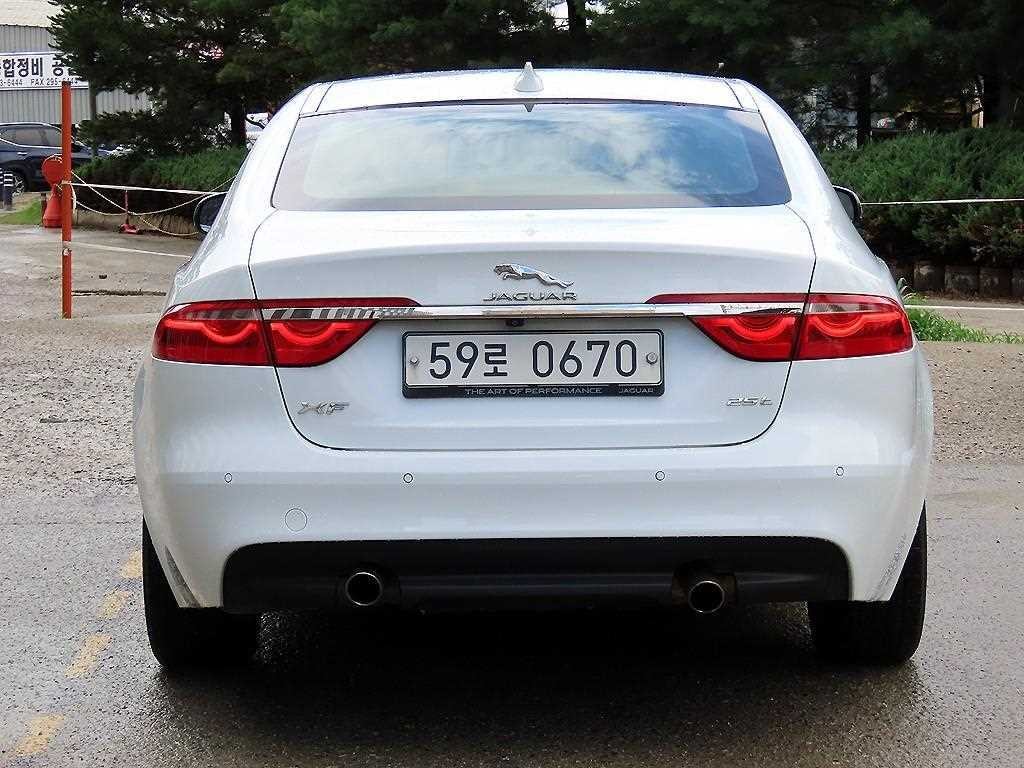 재규어 XF XF(X260) 2.5T 프레스티지 이미지 4
