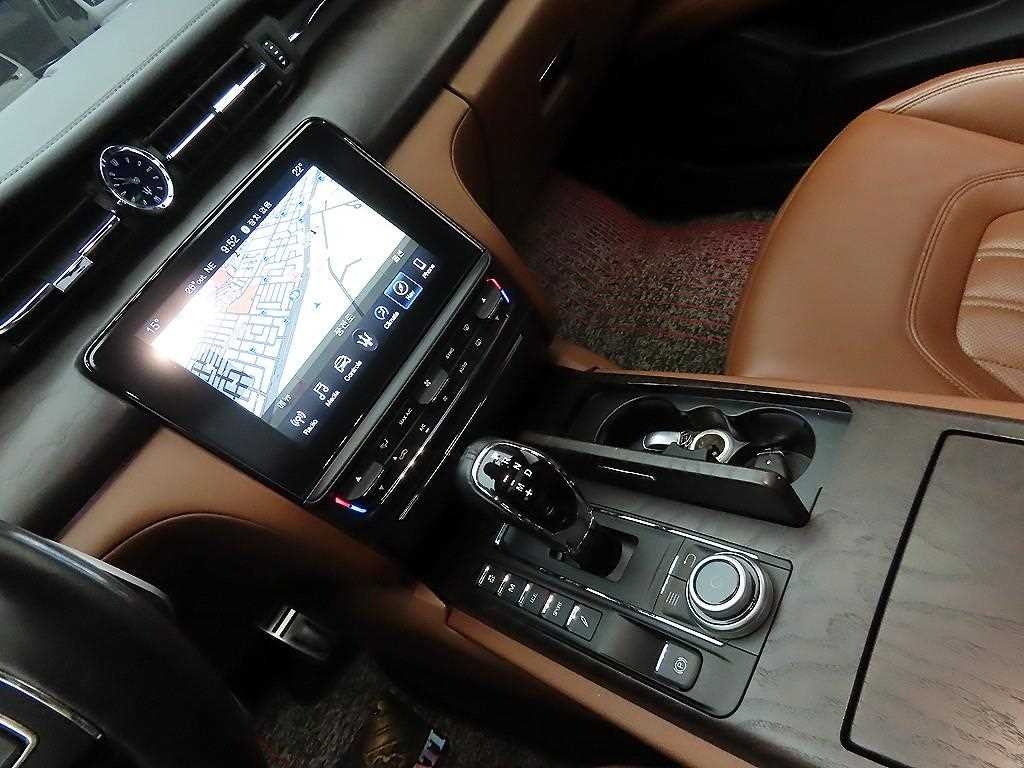 마세라티 콰트로포르테 S Q4 3.0 V6 그란루쏘 이미지 15