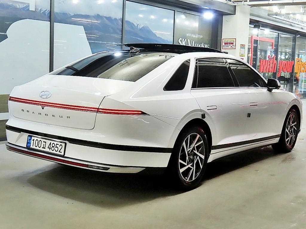 현대 그랜저 그랜저 (GN7) 가솔린 2.5 2WD 익스클루시브 이미지 4