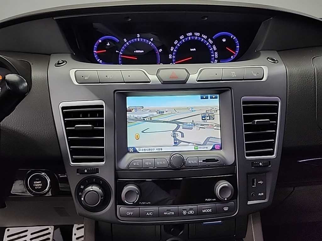 KG모빌리티(쌍용) 코란도 코란도투리스모 4WD GT 9인승 이미지 10