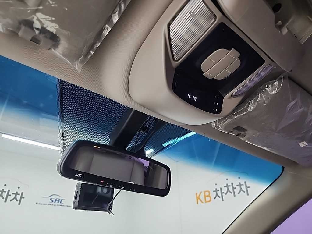 KG모빌리티(쌍용) 코란도 코란도투리스모 4WD GT 9인승 이미지 17
