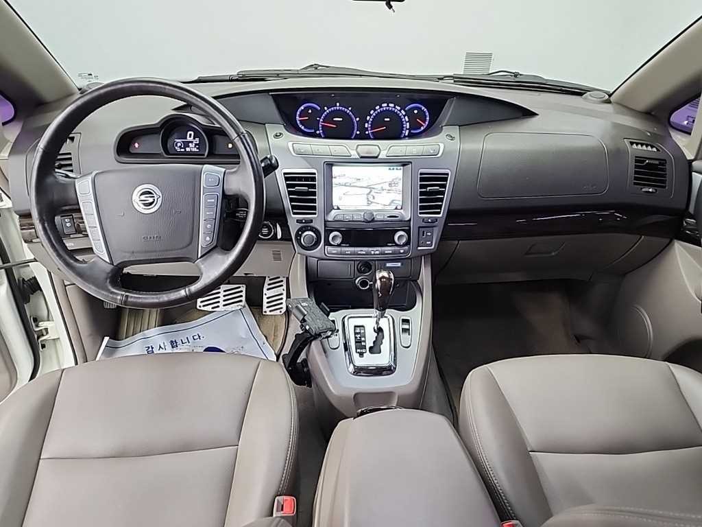 KG모빌리티(쌍용) 코란도 코란도투리스모 4WD GT 9인승 이미지 7