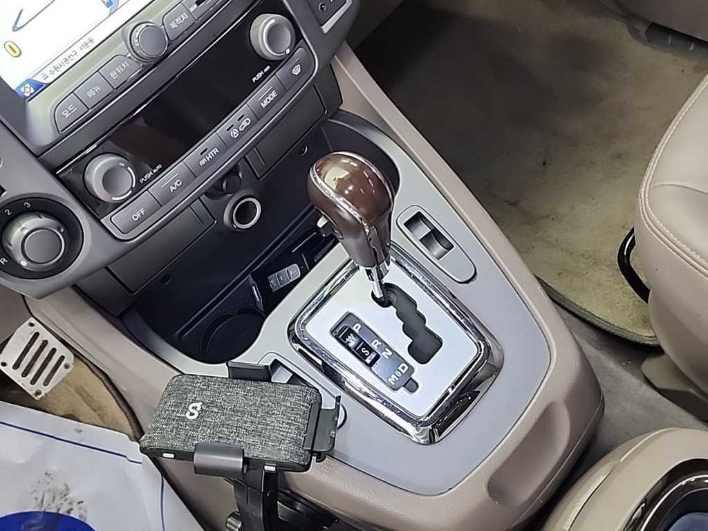 KG모빌리티(쌍용) 코란도 코란도투리스모 4WD GT 9인승 이미지 8