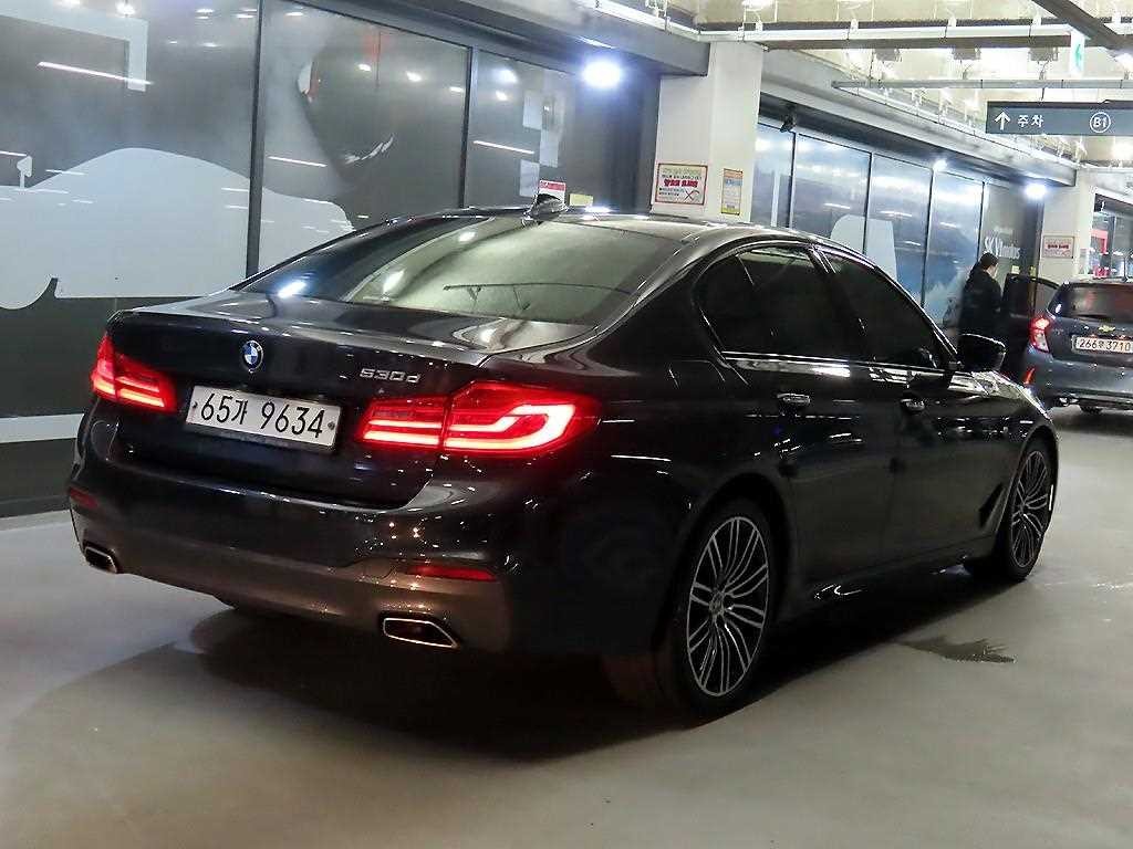 BMW 5시리즈 5시리즈 (G30) 530d M 스포츠 이미지 4