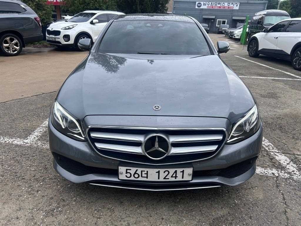 벤츠 E 클래스 E-클래스 W213 E300 4MATIC 아방가르드 이미지 2