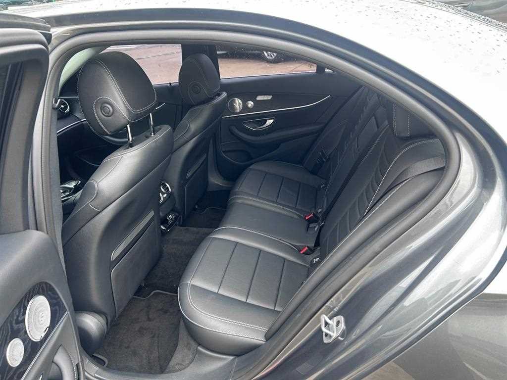 벤츠 E 클래스 E-클래스 W213 E300 4MATIC 아방가르드 이미지 6