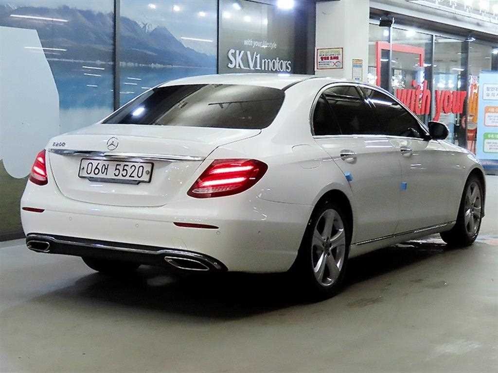 벤츠 E 클래스 E-클래스 W213 E200 아방가르드 이미지 4