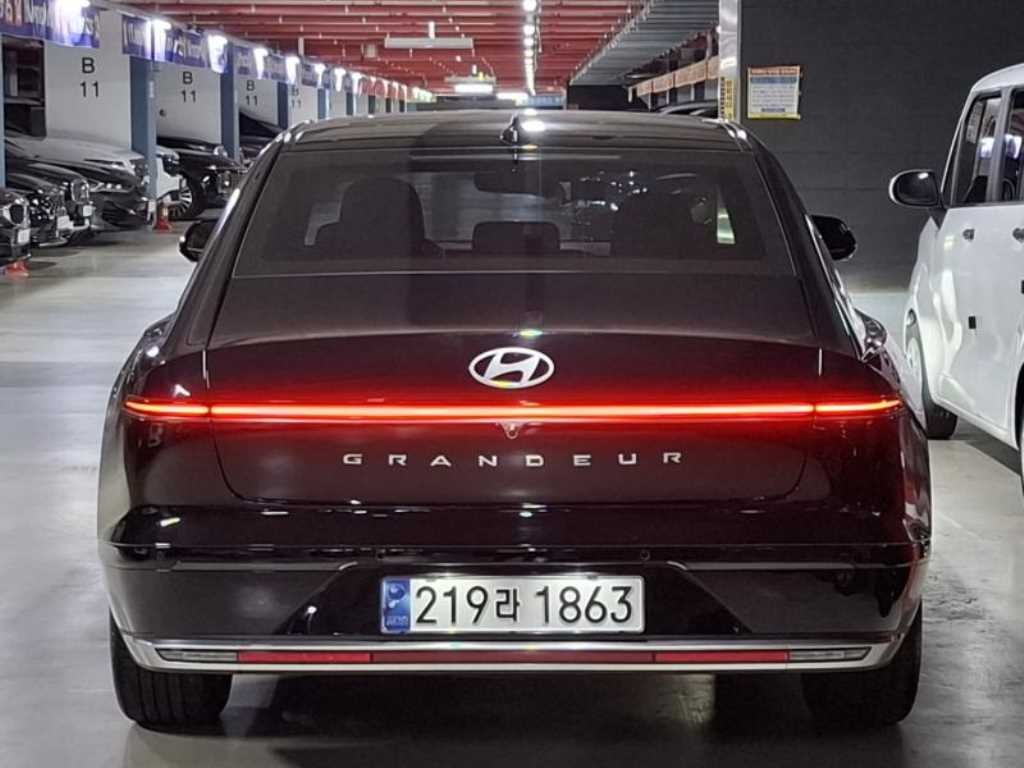 현대 그랜저 그랜저 (GN7) 가솔린 2.5 2WD 프리미엄 이미지 4