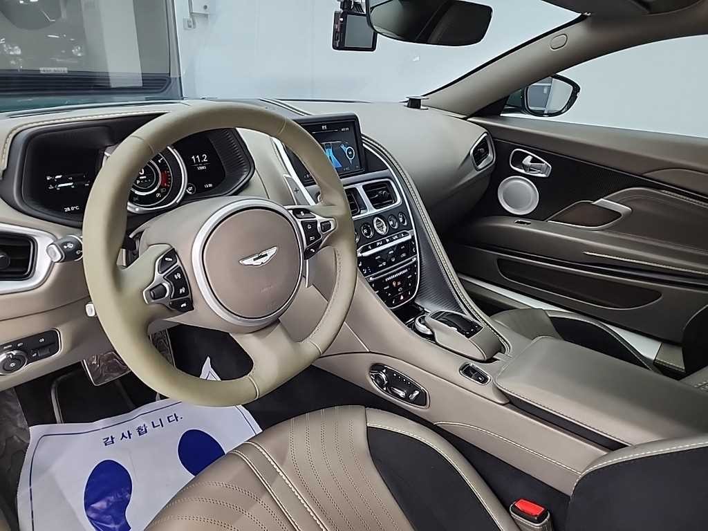 애스턴마틴 DB DB11 5.2 V12 쿠페 AMR 이미지 7