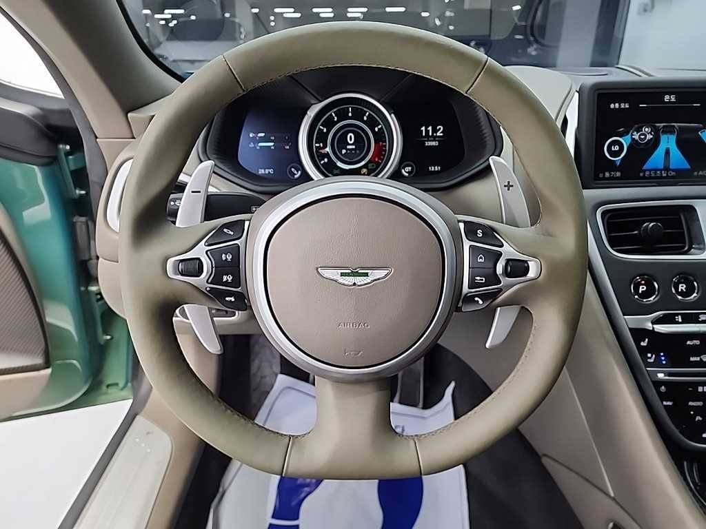 애스턴마틴 DB DB11 5.2 V12 쿠페 AMR 이미지 9