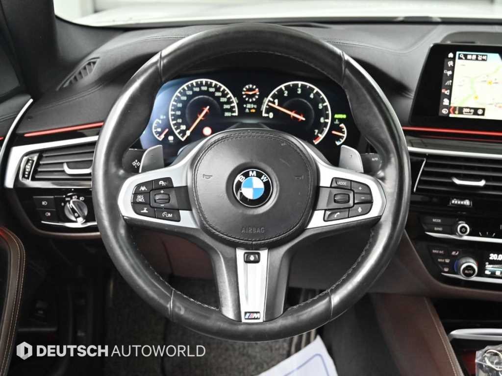 BMW 5시리즈 5시리즈 (G30) 530i M 스포츠 플러스 이미지 12