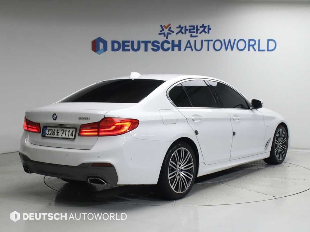 BMW 5시리즈 5시리즈 (G30) 530i M 스포츠 플러스 이미지 2