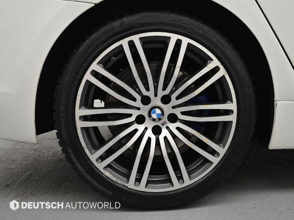 BMW 5시리즈 5시리즈 (G30) 530i M 스포츠 플러스 이미지 4