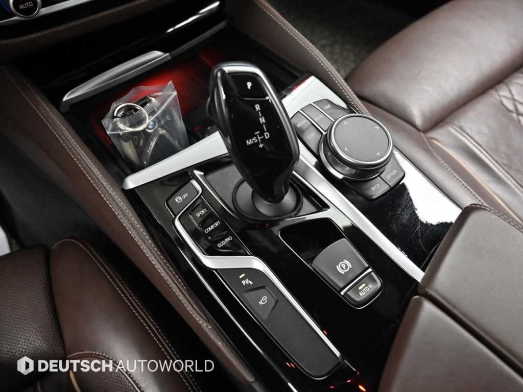 BMW 5시리즈 5시리즈 (G30) 530i M 스포츠 플러스 이미지 8
