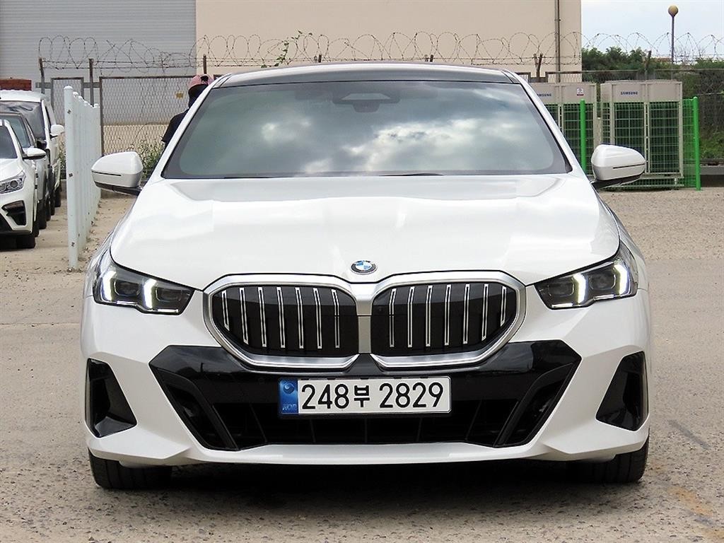 BMW 5시리즈 5시리즈 (G60) 520i M 스포츠 이미지 1