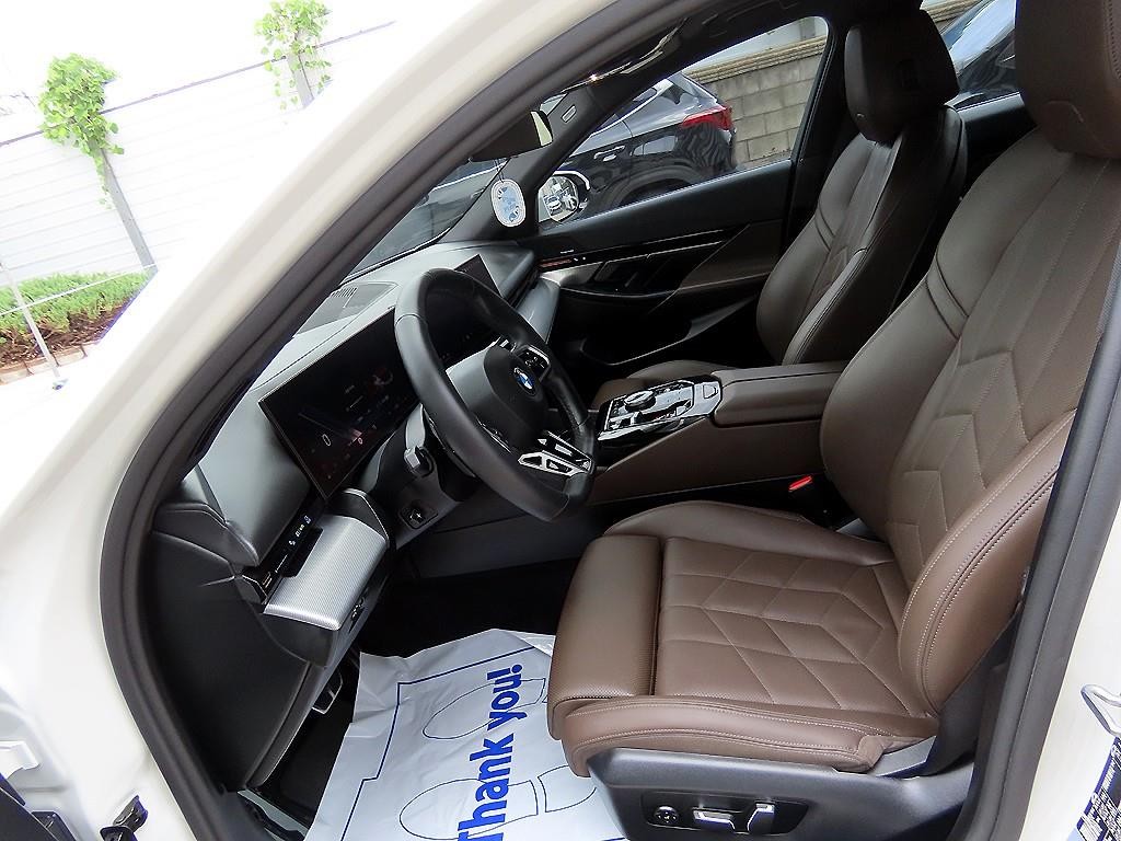 BMW 5시리즈 5시리즈 (G60) 520i M 스포츠 이미지 5