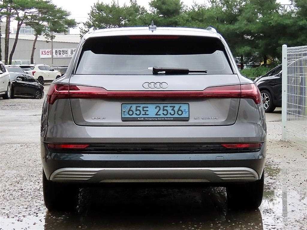 아우디 e-트론 50 콰트로 이미지 4