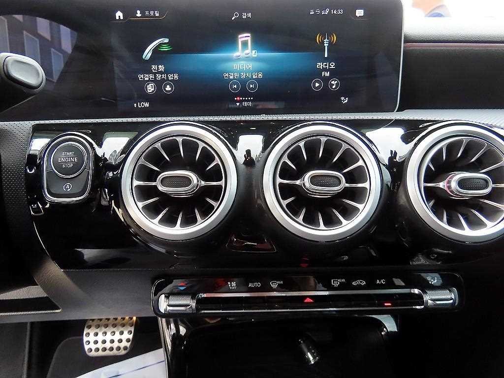 벤츠 A 클래스 A클래스 W177 A220 해치백 이미지 14