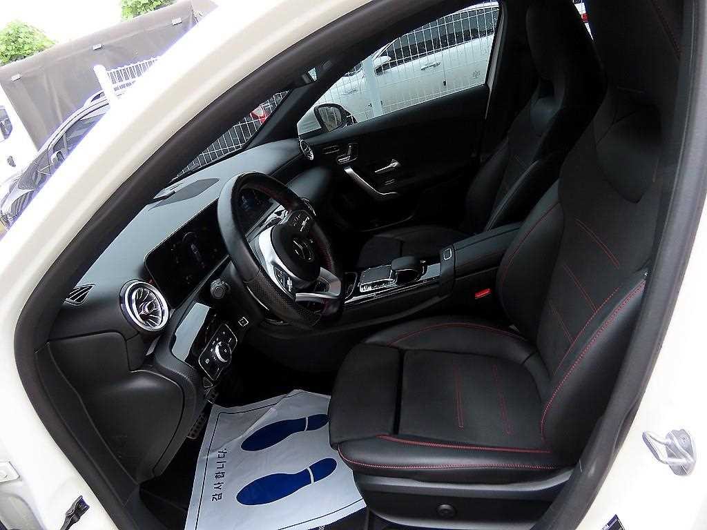 벤츠 A 클래스 A클래스 W177 A220 해치백 이미지 5