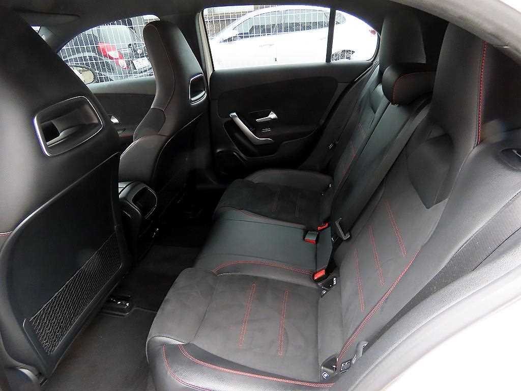 벤츠 A 클래스 A클래스 W177 A220 해치백 이미지 6