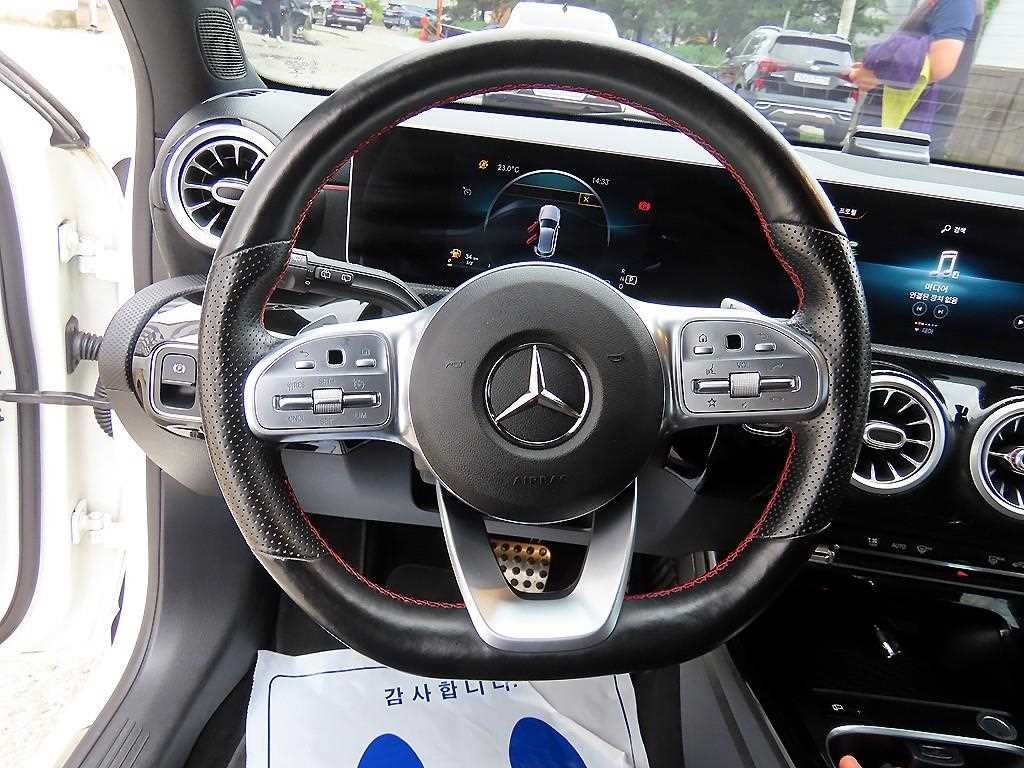 벤츠 A 클래스 A클래스 W177 A220 해치백 이미지 8
