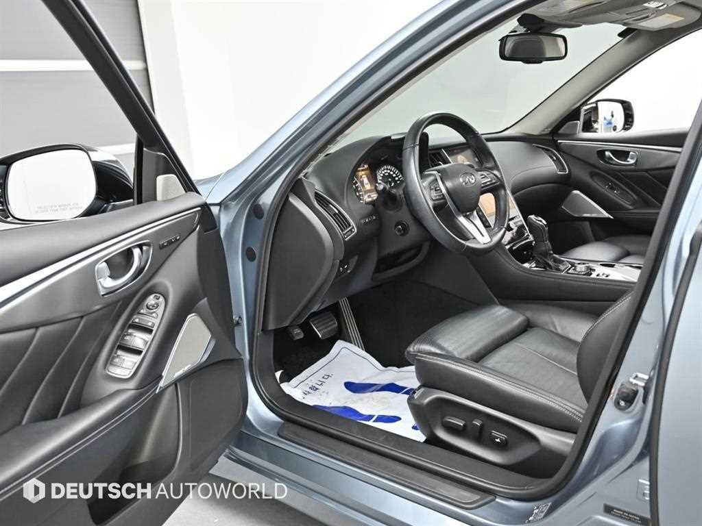 인피니티 Q Q50 3.5 하이브리드 블루 스포츠 센서리 이미지 11