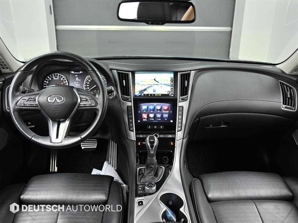 인피니티 Q Q50 3.5 하이브리드 블루 스포츠 센서리 이미지 7