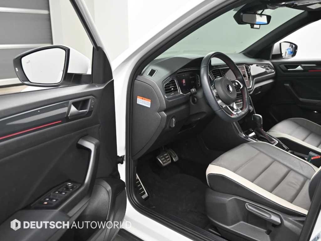 폭스바겐 티록 2.0 TDI 프리미엄 이미지 11
