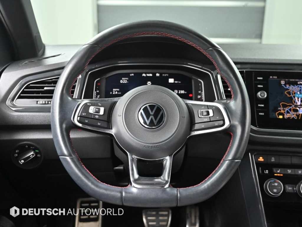 폭스바겐 티록 2.0 TDI 프리미엄 이미지 13
