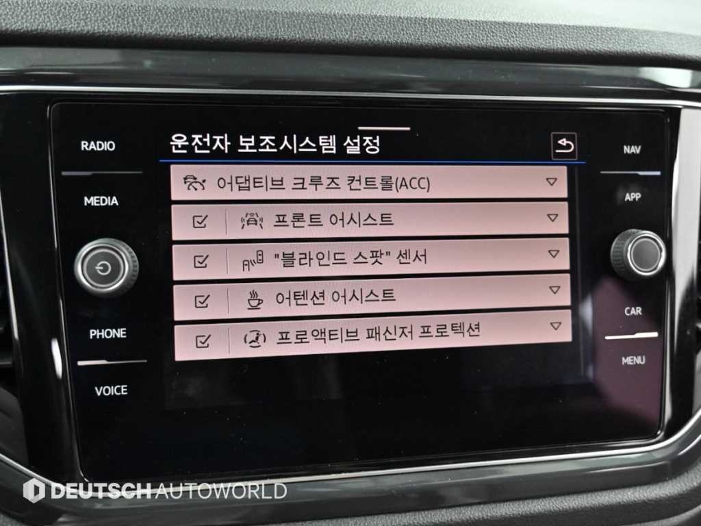 폭스바겐 티록 2.0 TDI 프리미엄 이미지 17