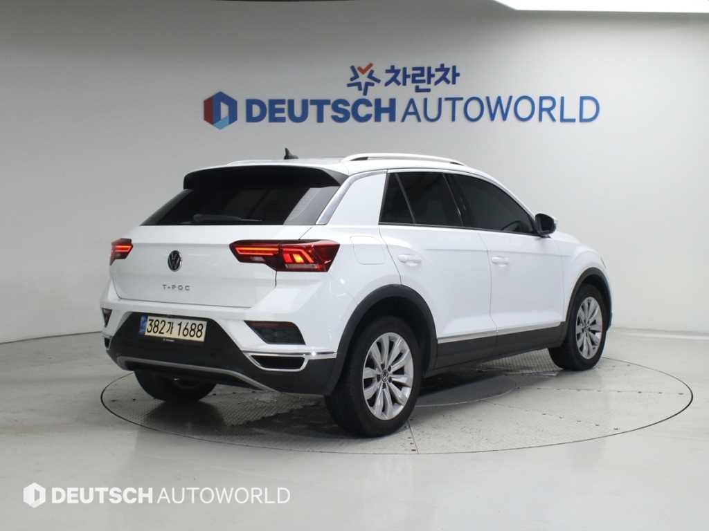 폭스바겐 티록 2.0 TDI 프리미엄 이미지 2