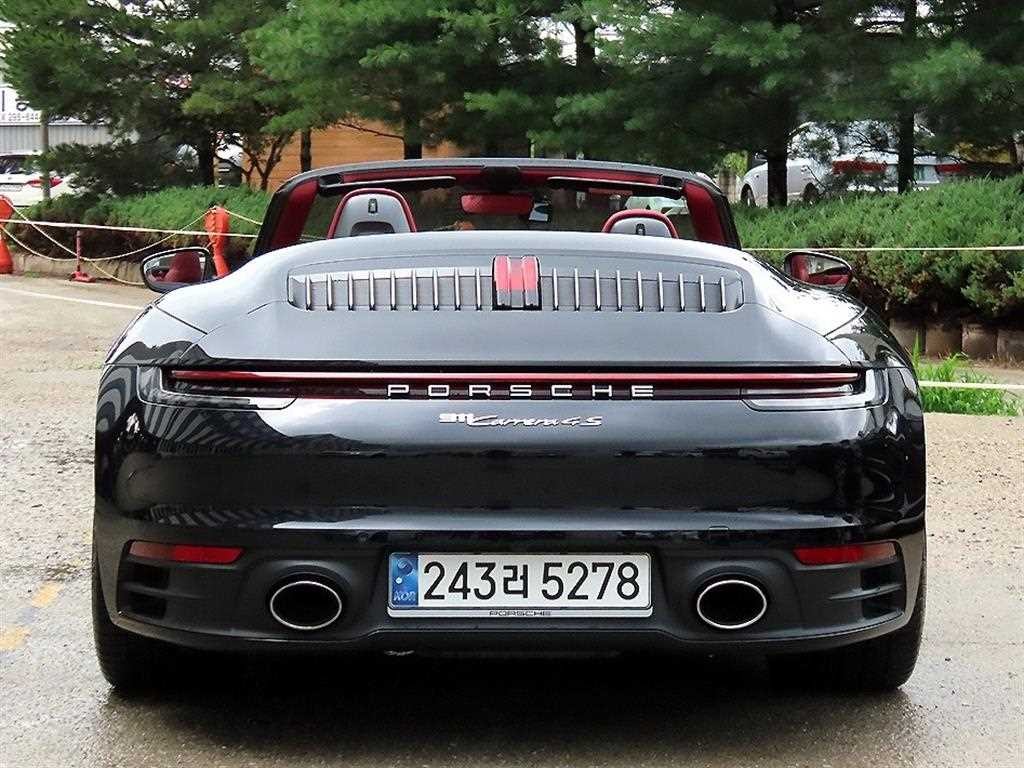 포르쉐 911 911(992) 카레라 S 카브리올레 이미지 8